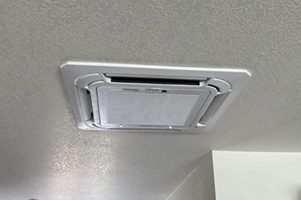 Ceiling Cassette Heat Pump Indoor Unit Ceiling-mounted cassette heat pump indoor unit professionally installed by Dave’s Heating.